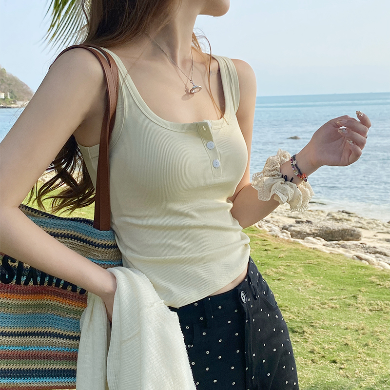 Square-Neck Tank Top for Women, Designed to Cover Side Breasts, with Button-Up Straps, Stylish and Versatile, Suitable for Summer Wear