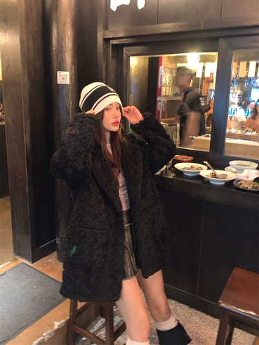 Черная длинная зимняя куртка, увеличенная толщина, средней длины