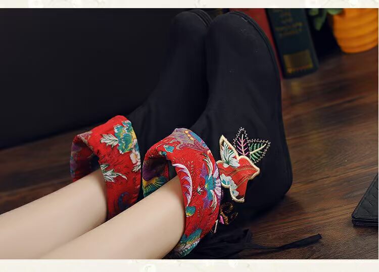 Xuân 2018 mới và giày Bắc Kinh cũ, giày bốt trẻ em giày thêu đế bằng phẳng đế bệt giày boot nữ chính hãng