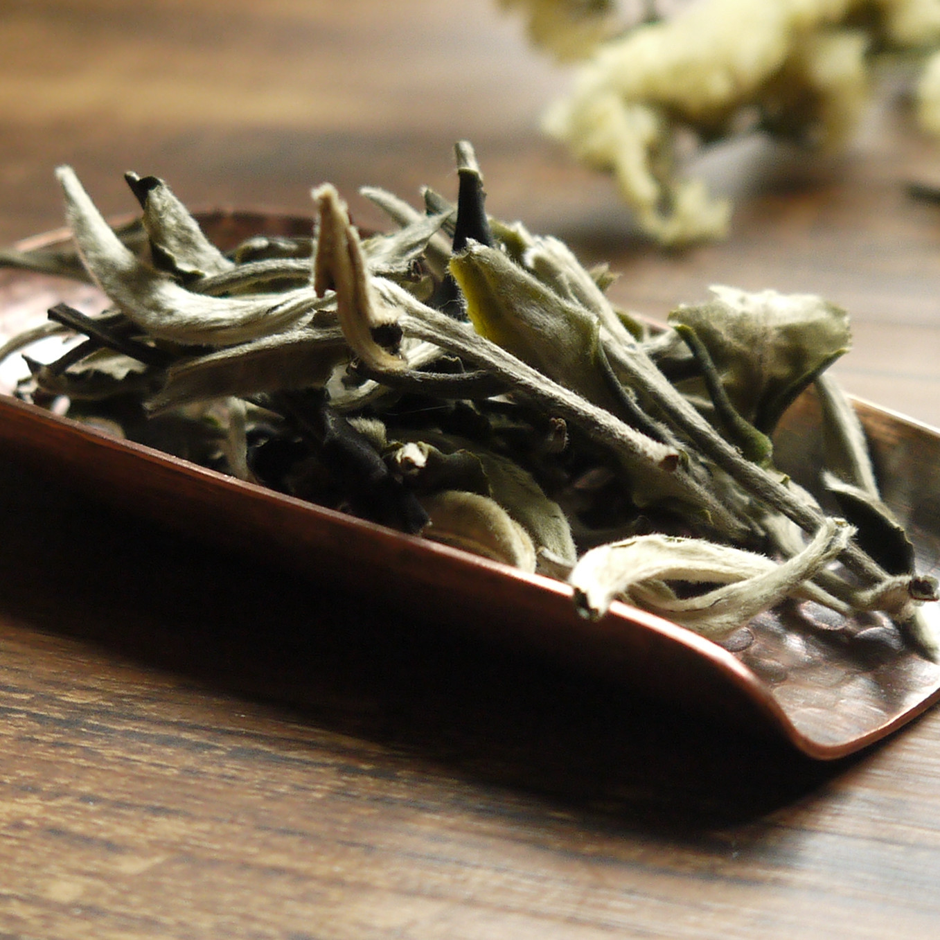 South East and West) Moonlight Beauty Tea Pu 'er Raw Tea Features Pu 'er Tea White Tea High Quality