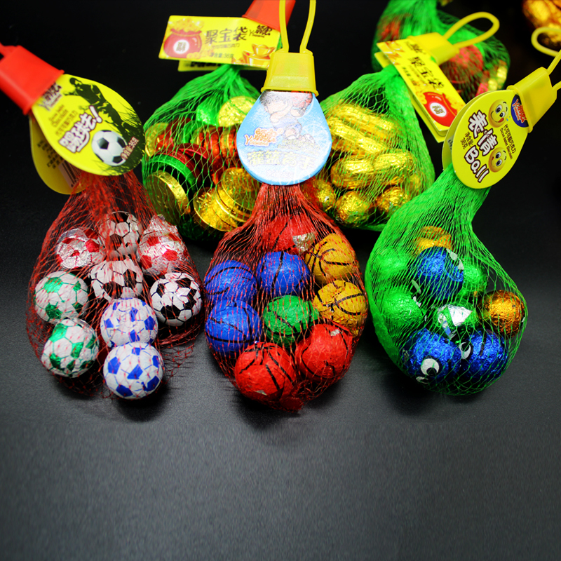 Yinghong Chocolate Ball Goes in the Ball 36g Net Pocket Chocolate Football Basketball Expression Gold Coin Softball Ingot Peanut