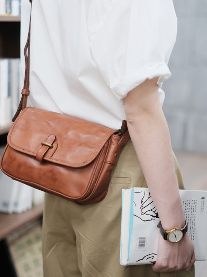葱木 质感通勤真皮复古小方包斜挎包女 牛皮单肩日系邮差包ins风
