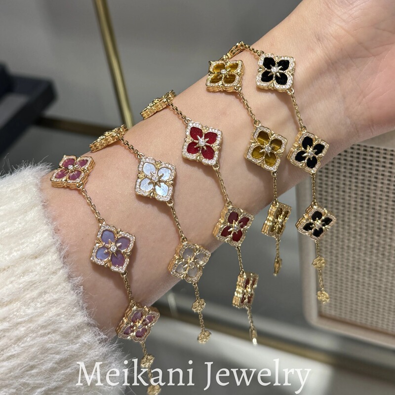 18K Gold Cloth Bracelet for Women, Lucky Four-Leaf Clover, Light Luxury, Retro Palace Style, Versatile, Elegant Jewelry Bracelet 18K Gold Cloth Bracelet for Women, Lucky Four-Leaf Clover, Light Luxury, Retro Palace Style, Versatile, Elegant Jewelry Bracelet