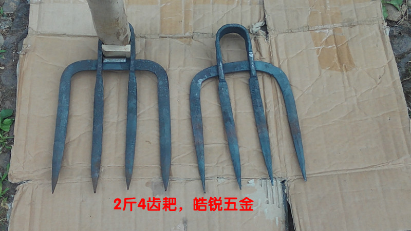 Hand forged long-handled 4-tooth rake four-tooth nail rake loosened soil iron rake garden garden garden small rake triangle steel hoe