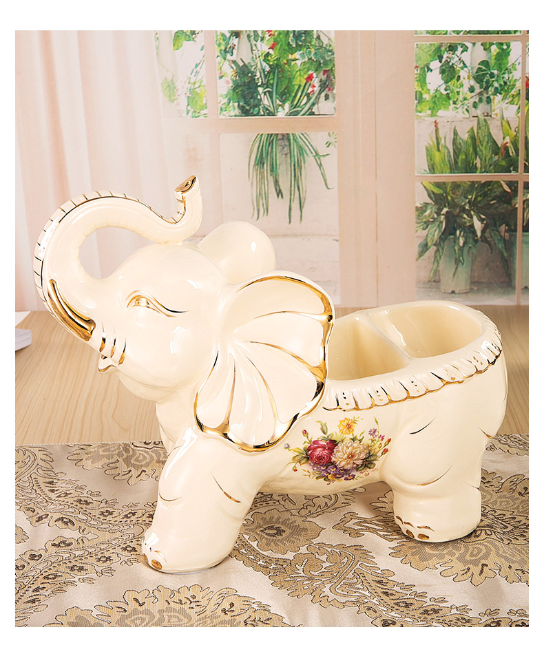 Ceramic elephant porch shoe key receive furnishing articles European TV remote wipe boxes at the gate of the sitting room is creative