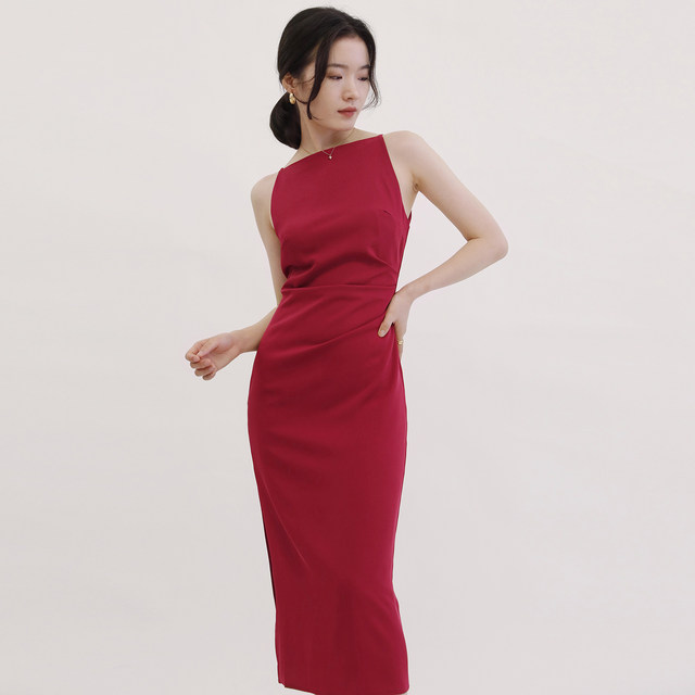 TANSSHOP elegant Hepburn style three-color sling and one-line neck pleated waist split straight slim dress