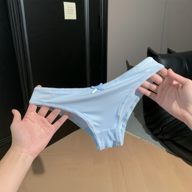 Victorian Style Low-Waist Women's Underwear 2026 New Thong High-Slit Solid Color Comfortable Sexy Briefs