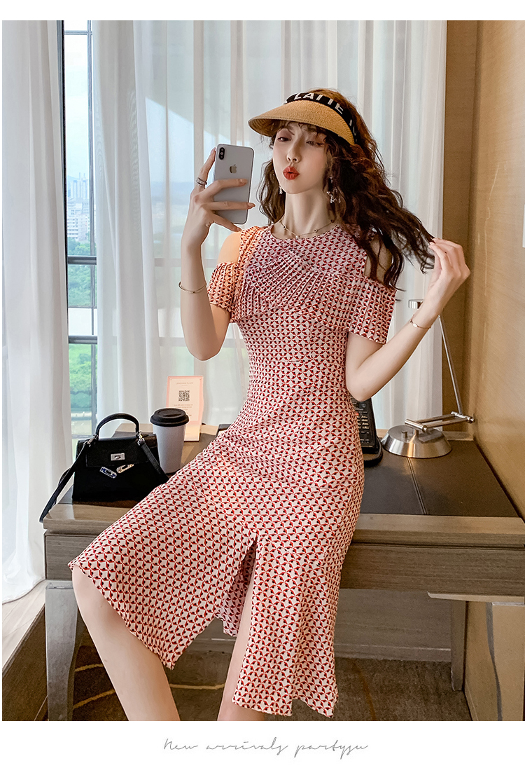 VK旗艦店 韓系荷葉邊格紋露肩氣質開叉魚尾短袖洋裝