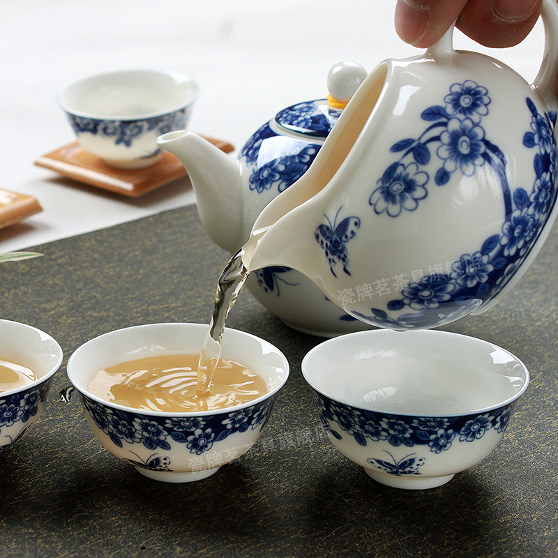 Blue and white porcelain tea set suit household ceramics of a complete set of kung fu tea teapot teacup tureen tea pot of recent