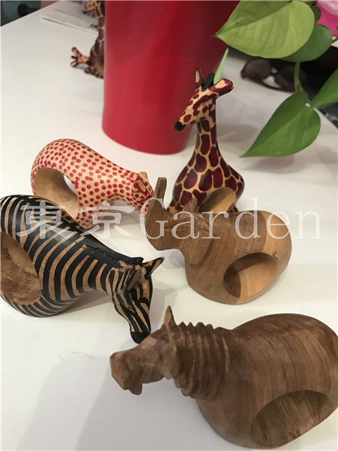 World Travel Memorial Exclusive Africa Kenya brings back wooden hand carved painted napkin buckle ornaments