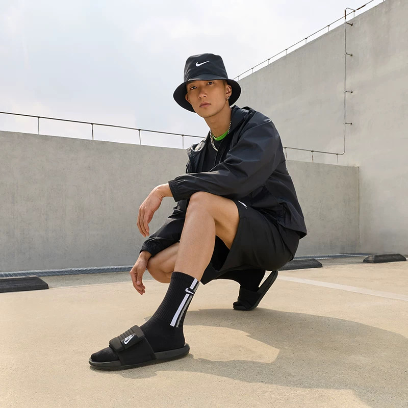 Nike мужские облегченныe сланцы летние домашние тапочки NIKE OFFCOURT ADJUST DQ9624