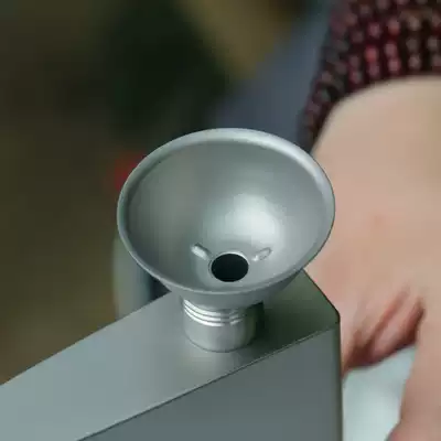Titanium craftsman outdoor pure titanium non-smelling wine funnel metal small mouth liquid sub-packing portable Hulk accessories Ta6373