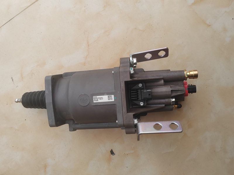 Jiefang Automatic Transmission Clutch Cylinder, Clutch Booster Pump, Clutch Actuator Jiefang Automatic Transmission Clutch Cylinder, Clutch Booster Pump, Clutch Actuator