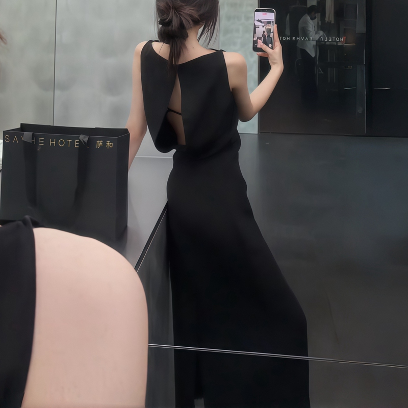 High-End Elegant Hepburn-Style Black Backless Dress for Women, Summer 2026 New Model, Slim-Fit, Sleeveless Little Black Dress High-End Elegant Hepburn-Style Black Backless Dress for Women, Summer 2026 New Model, Slim-Fit, Sleeveless Little Black Dress