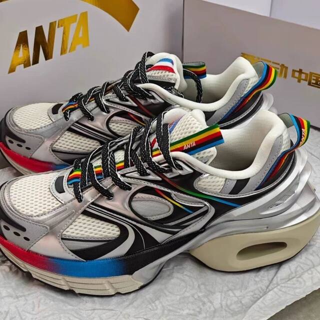 Anta Retro Thick-Soled Casual Shoes with Vibrant Color Scheme, Non-Slip and Wear-Resistant, Low-Top Style 122438877R-1