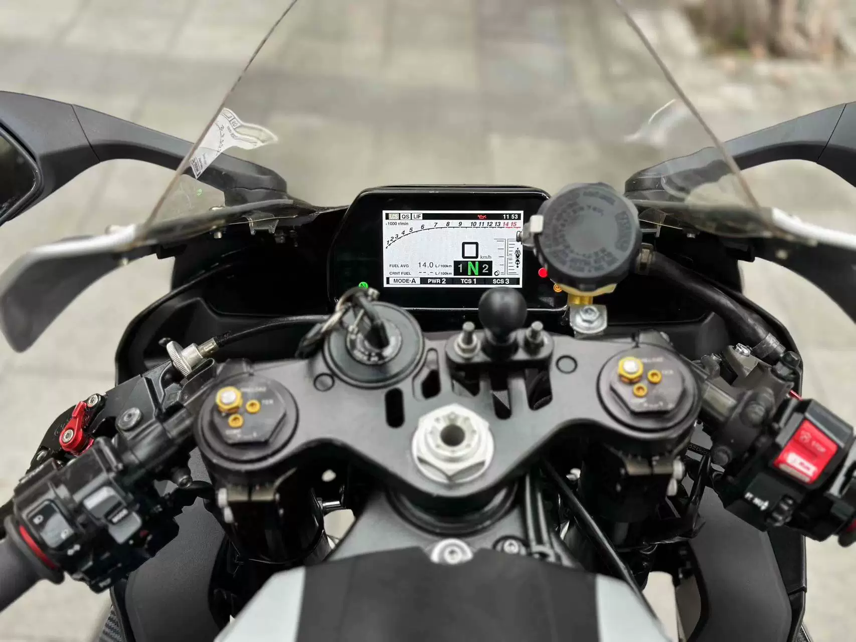Импортированный Yamaha R6 спортивный автомобиль четырёхцилиндровый водяного охлаждения горизонтального расположения 250cc тяжёлый локомотив R1M партийная гонка дорожный мотоцикл
