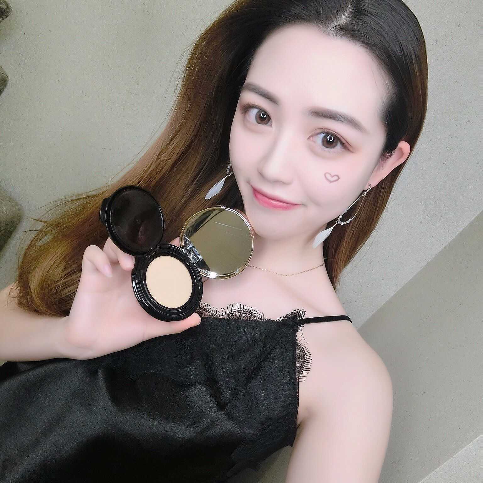 燕麦 燕麦 protein không có dấu vết kem nền kỹ thuật số kem che khuyết điểm dạng lỏng nền tự nhiên trang điểm nude làm sáng tông màu da kem nền kiềm dầu