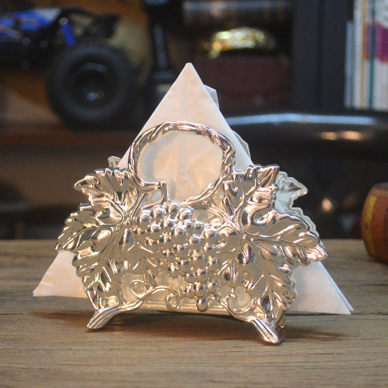 Boutique grape patterned European-style paper towel holder Advanced silver plated metal tissue Napkin Holder for sitting Home Residence Ornaments