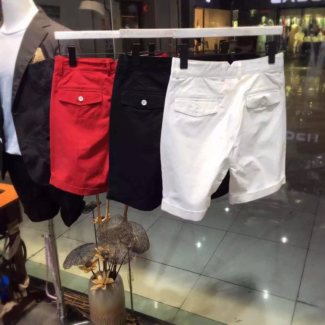 Chất lượng cao 2018 hè mới cotton nam năm điểm quần âu Slim đỏ trắng đen thời trang quần thể thao