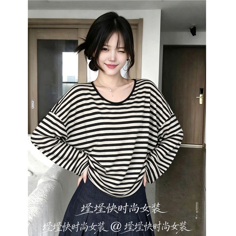 Casual and Lazy Style Black and White Striped Color-Block Long-Sleeve T-Shirt for Women, New Autumn Loose Round-Neck Slimming Versatile Top Casual and Lazy Style Black and White Striped Color-Block Long-Sleeve T-Shirt for Women, New Autumn Loose Round-Neck Slimming Versatile Top