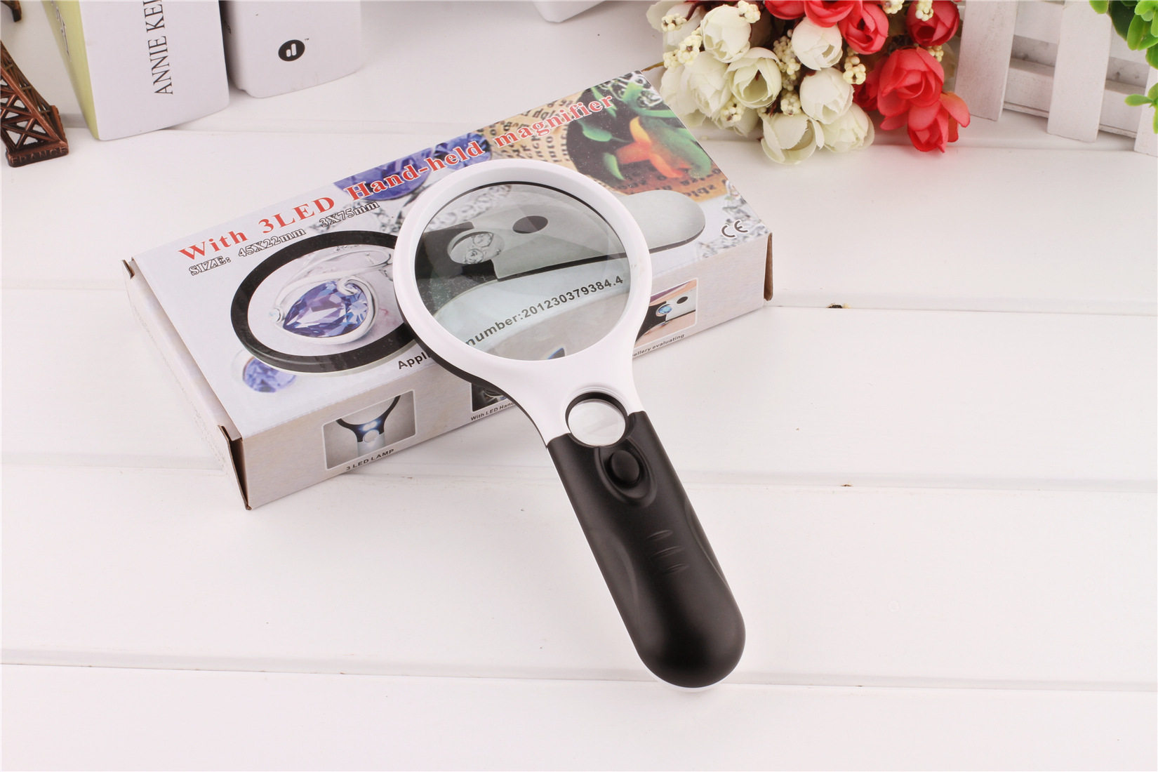 High-fold optical handheld magnifier with lamp 75MM10 fold HD elderly Read maintenance appraisal 30 times portable