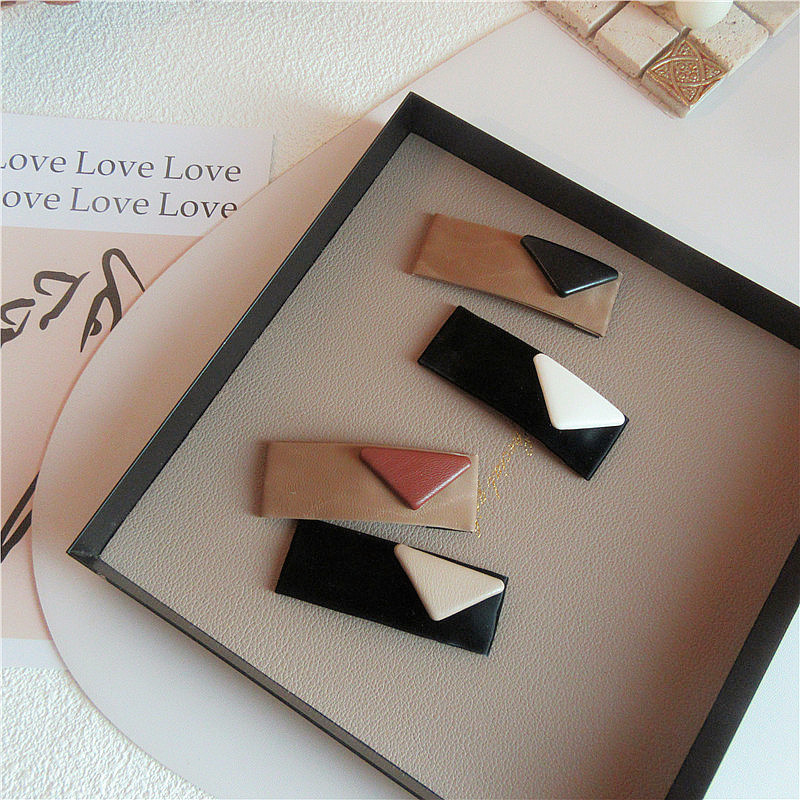 Fashion Autumn And Winter New Geometric Triangle Pu Leather Hairpin display picture 6