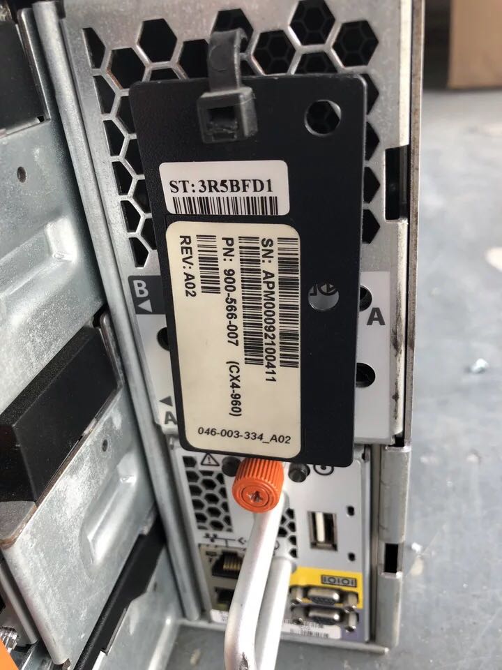 EMC CX4-960 complete machine double cut double electric controller 110-117-000D with 16GB cache
