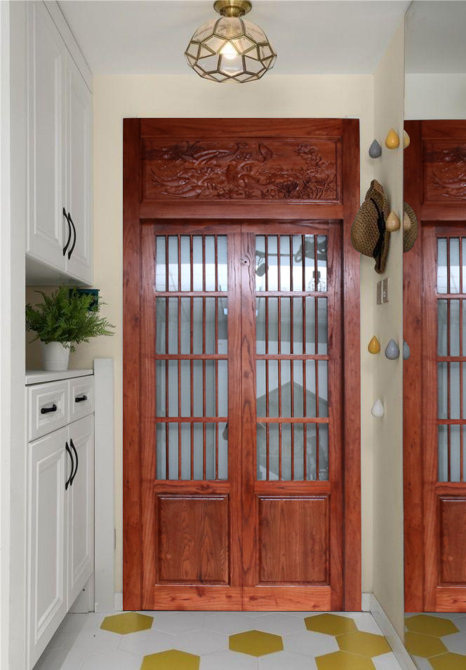 Custom Chinese-style solid wood door grille interior door heightened door head carved log door partition hollow ventilation interior door