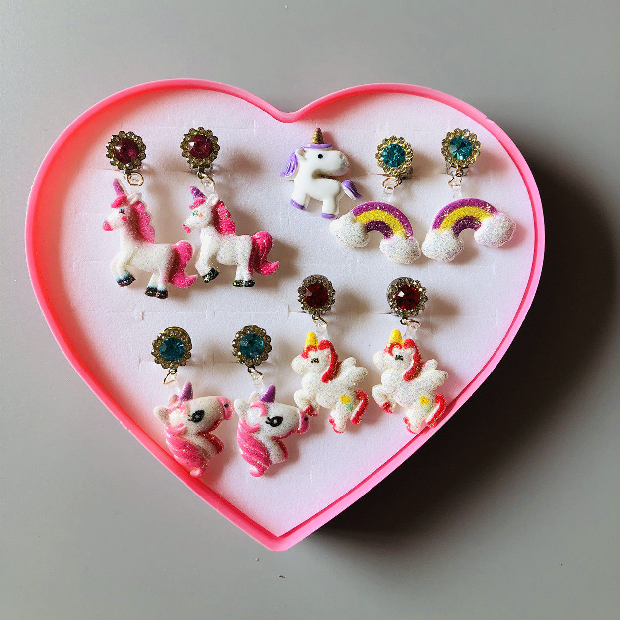 товар из китая 儿童耳夹女孩宝宝饰品卡通无耳洞假耳钉耳环耳坠礼盒女童耳饰戒指 Diy