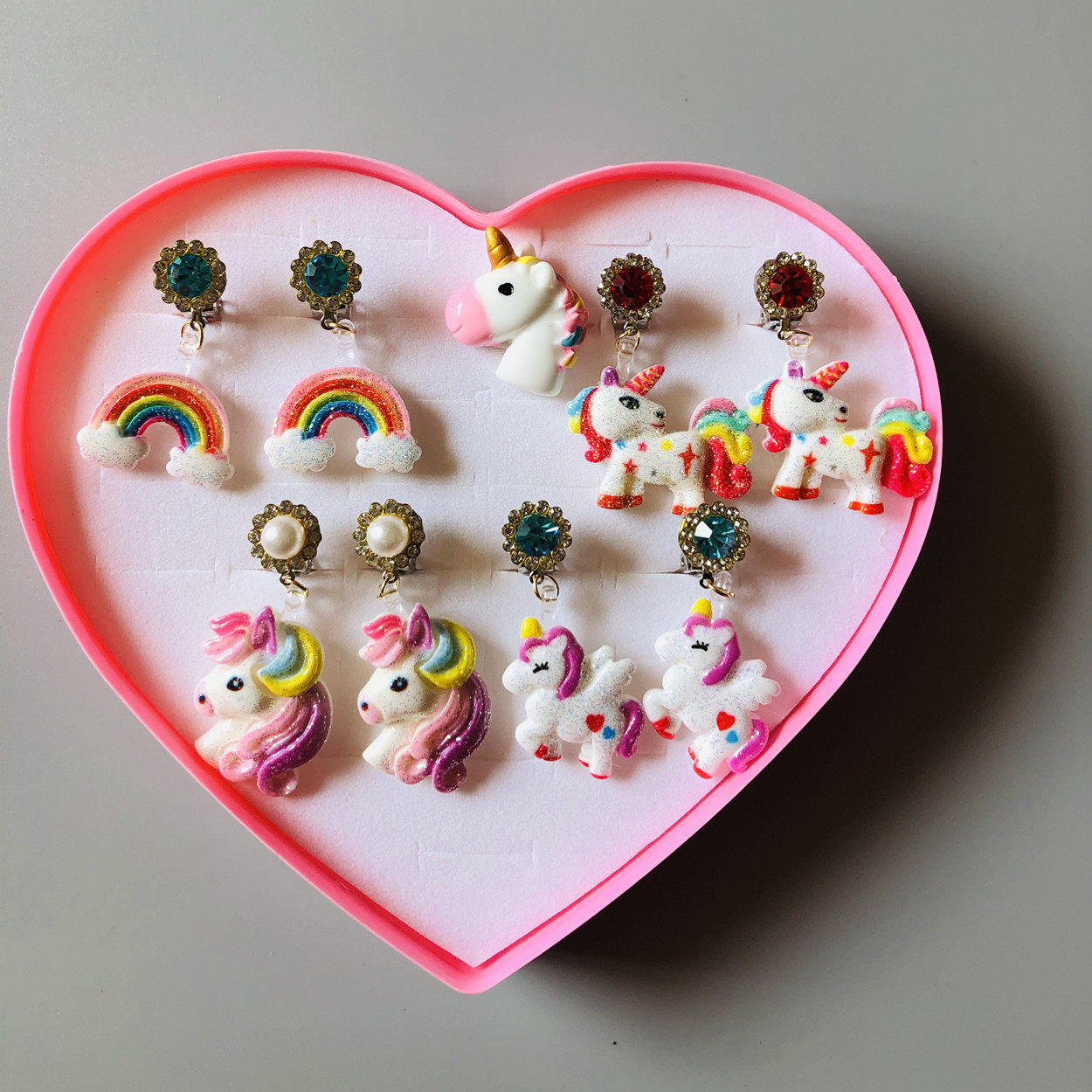 товар из китая 儿童耳夹女孩宝宝饰品卡通无耳洞假耳钉耳环耳坠礼盒女童耳饰戒指 Diy