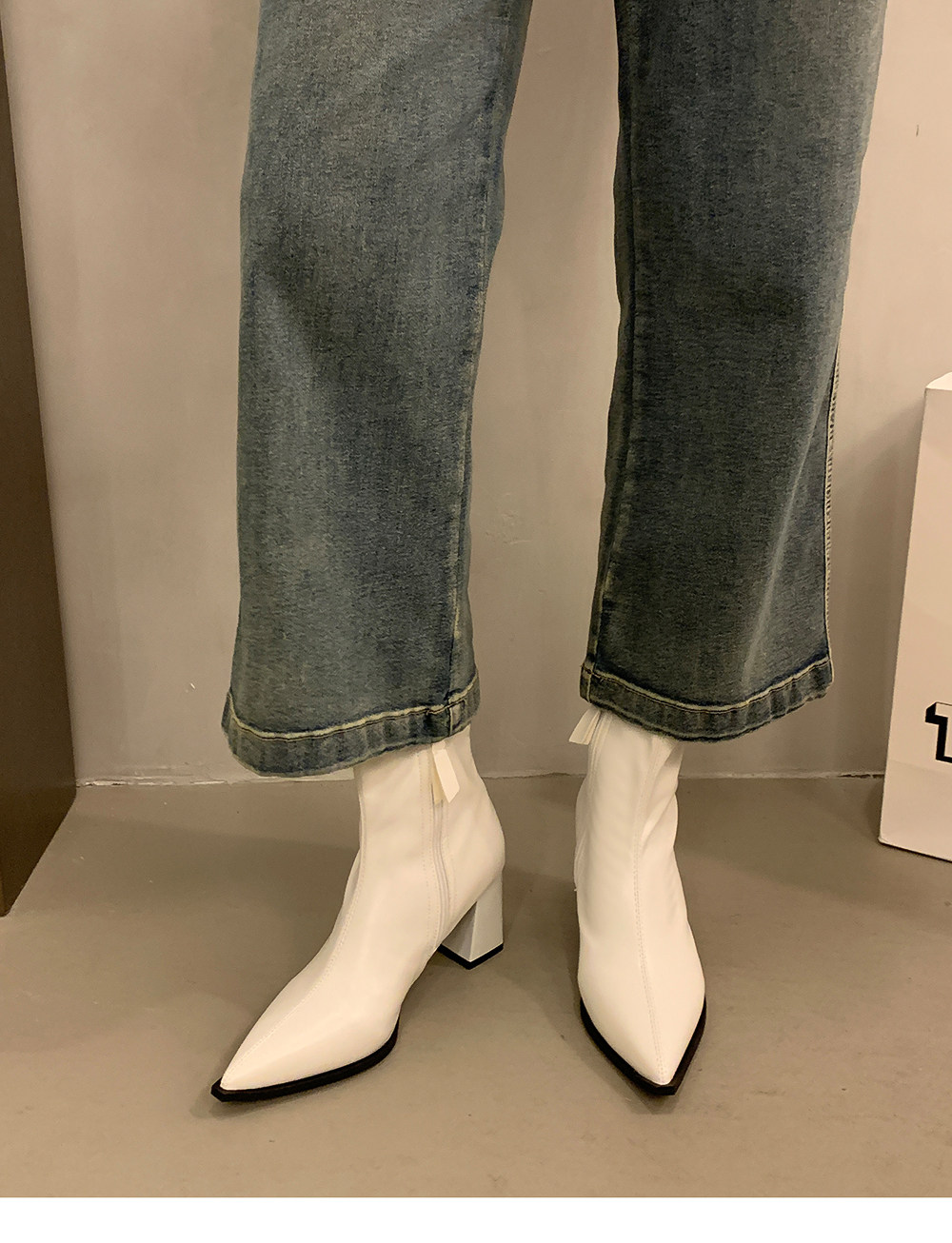 Французский эластичность Lean -Thin Boot самка 2025 осенью и зимой новый наконечник Толстые голые сапоги на высоком кабгалстук-бабочкае Лодыжка короткие трубки ботинки сын Sonlarfu/Suo Lanfu 