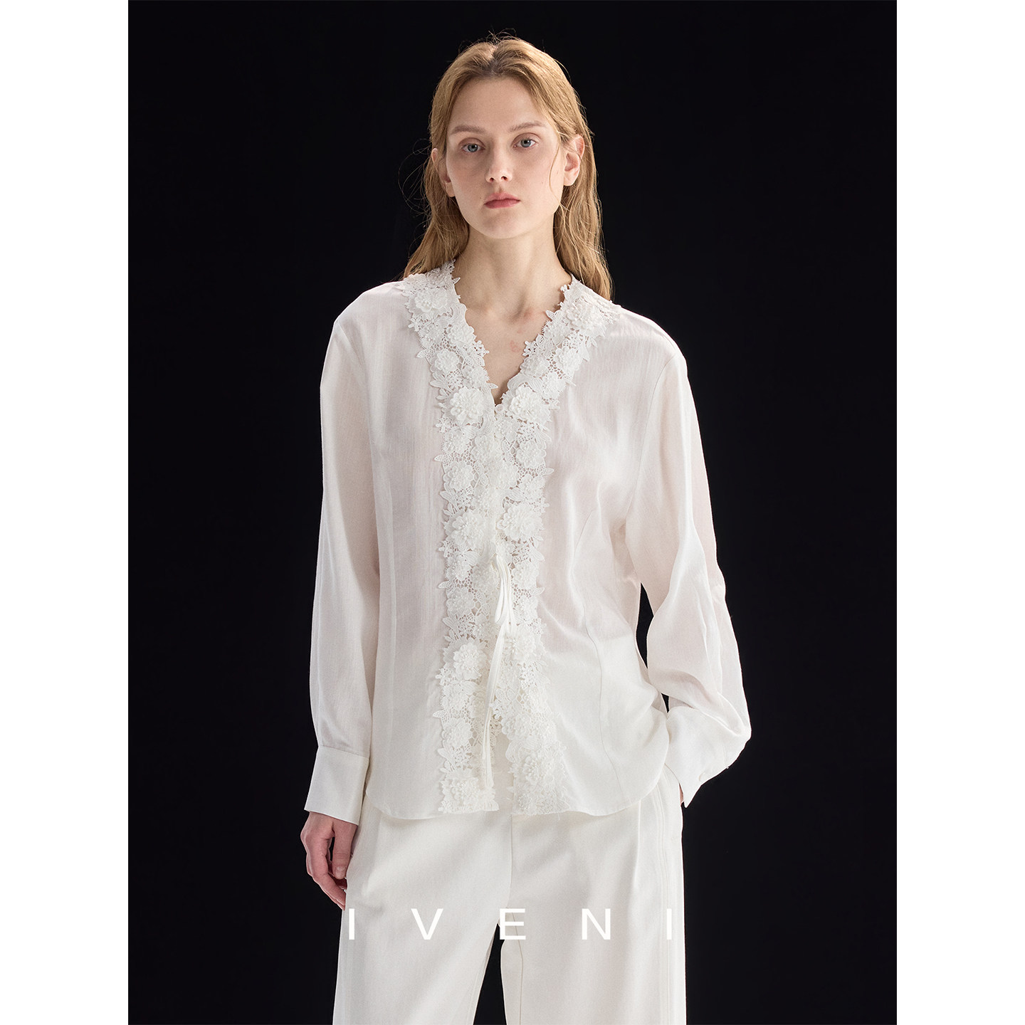 IVENI 2026 Spring New Arrival - Linen Lyocell Jacquard Embroidered 3D Lace Patchwork V-Neck Shirt (Same Style as in Department Stores)