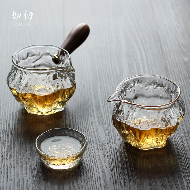 Such as the first heat-resistant glass fair cup walnut tattoo tea sea hammer destination textured tea machine thickened anti-bronzing cup uniform day style