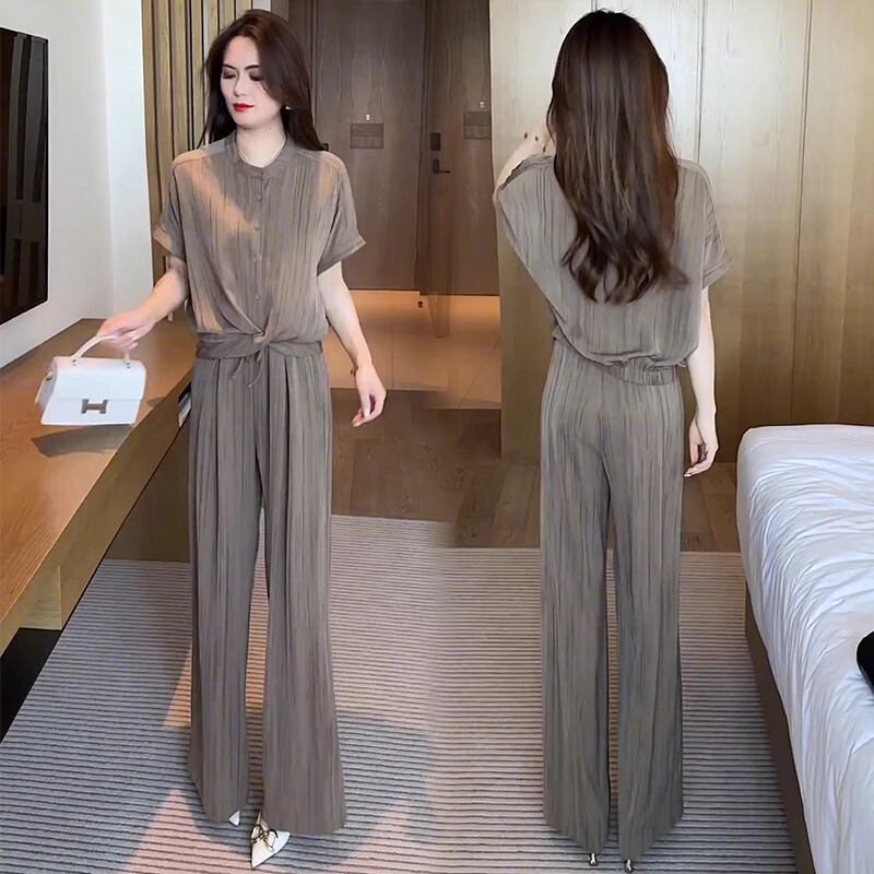 French Rouje Moaks High-End Silk Suit for Women, Loose-Fitting, Thin Summer Style, Age-Reducing, Belly-Covering, Slimming Two-Piece Set French Rouje Moaks High-End Silk Suit for Women, Loose-Fitting, Thin Summer Style, Age-Reducing, Belly-Covering, Slimming Two-Piece Set