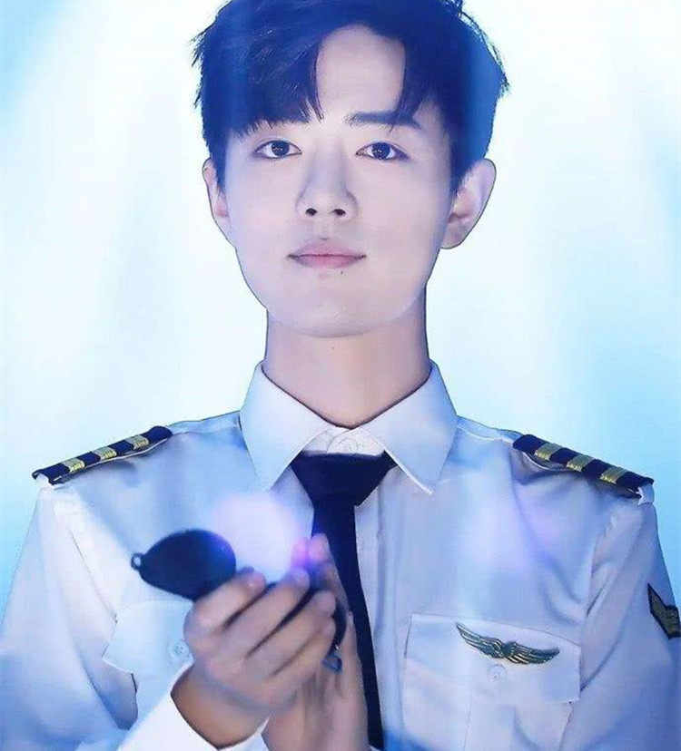 Aviation uniform empty white shirt Air China captain flight attendant uniform civil aviation China Southern Airlines golden button white shirt