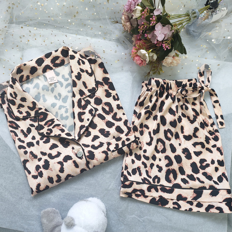 Summer Thin Vilia Leopard Print Ice Silk Short-Sleeved Shorts Pajamas for Women Silk Slippery Star Same Style Home Clothes Summer Thin Vilia Leopard Print Ice Silk Short-Sleeved Shorts Pajamas for Women Silk Slippery Star Same Style Home Clothes