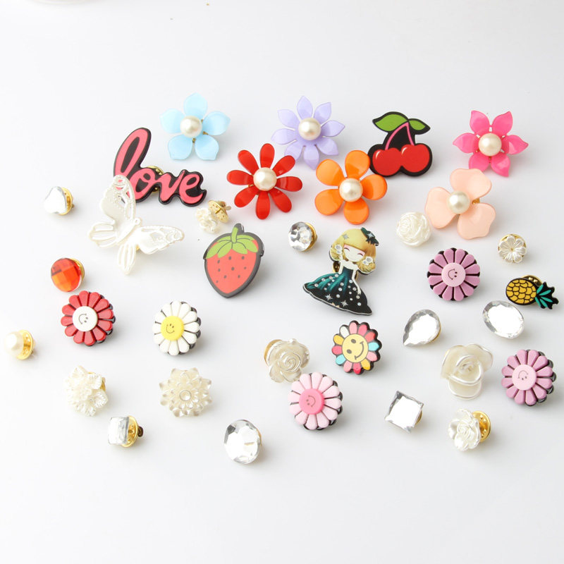 Brooch stabbing horse needle minimalist collar anti-walking light collar buckle female chest flower shirt stabbing horse pin accessories