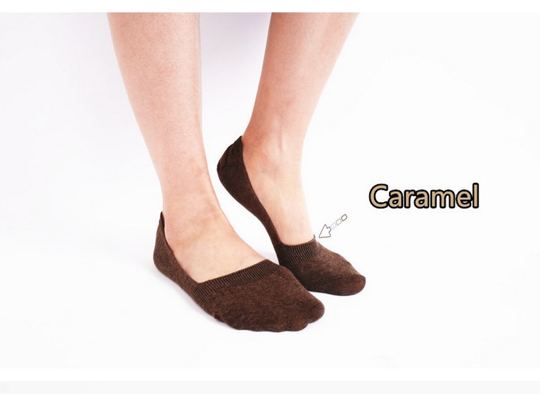 Mùa hè mỏng vớ nữ cotton nông miệng vô hình rắn màu đen thấp để giúp chống trượt silicone phiên bản Hàn Quốc với giày đơn nữ vớ - Bít tất nữ vớ da