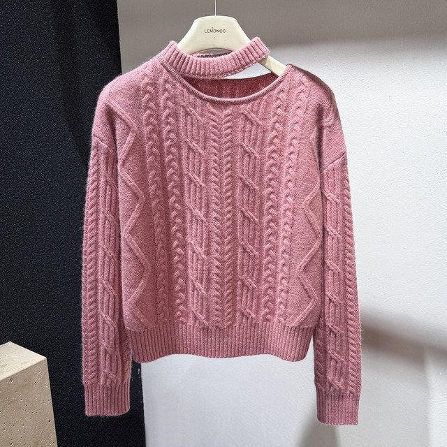 Slant collar off-shoulder halter neck design honey bear velvet twist top 2025 winter women's new style western style festival sweater