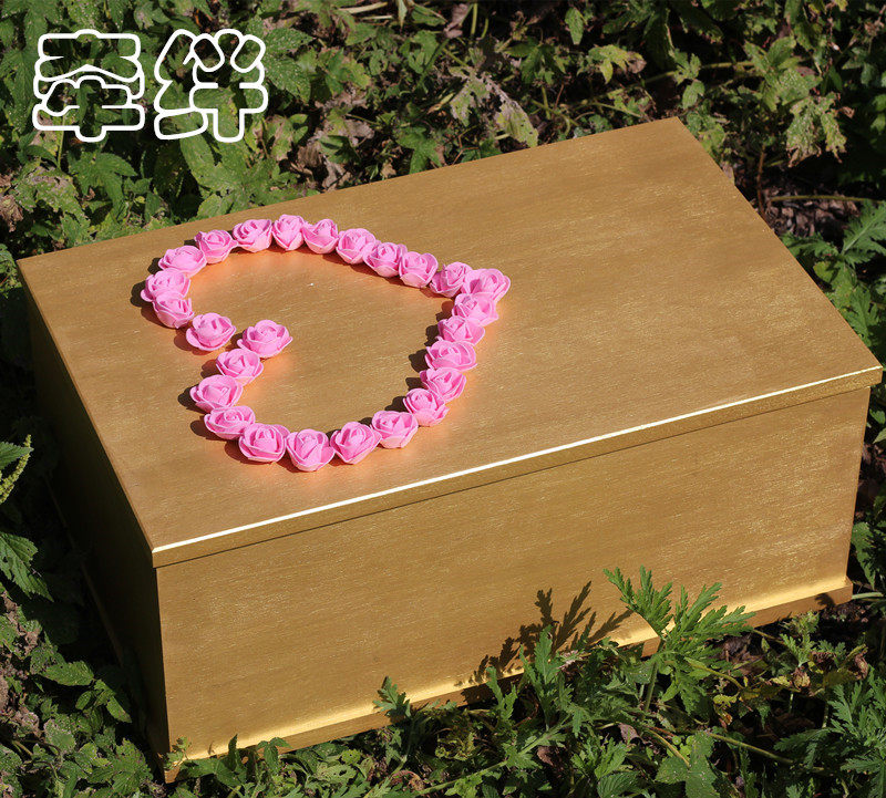 Hold Golden Pet Kitty Puppies Earth Burial Casket Solid Wood Kitty Dogs Deceased Casket Cat Casket Dog Casket