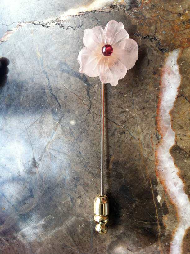 Broche femme en cristal naturel pierres semi-précieuses - Ref 1177510 Image 17