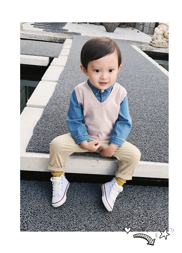 Áo len dệt kim cho bé trai 2018 mới mùa thu chữ V cổ áo phiên bản Hàn Quốc của bé đan vest 3 áo khoác bé trai