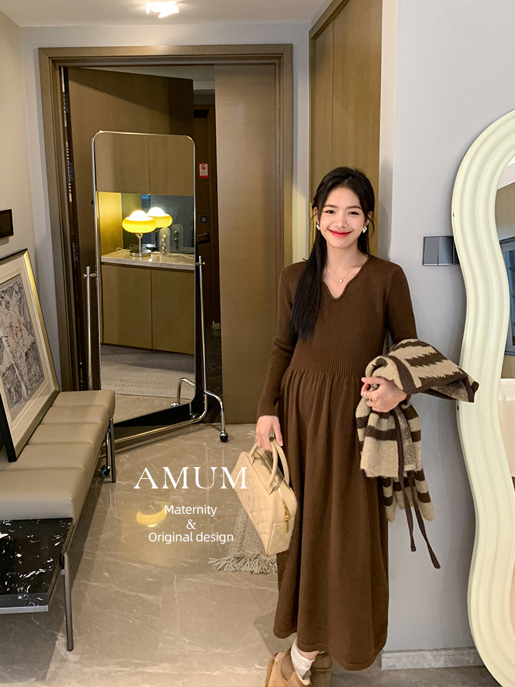 ◆AMUM Maternity Wear◆Unique~Bracelet collar knitted skirt for fall and winter, paired with a temperamental mid-length sweater skirt