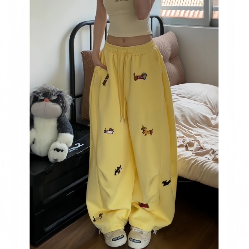 American-Style Creamy Yellow Dachshund Embroidered Sweatpants for Women, Spring and Autumn, Unique Design, Niche Casual Wide-Leg Pants