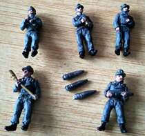 In stock] 1: 72 l_le model resin WWII German self-propelled artillery 5 soldiers 3 shells