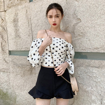 Liu Sansan European and American ins wave dots shoulder French niche very fairy off-shoulder chiffon shirt Super fairy coat female summer