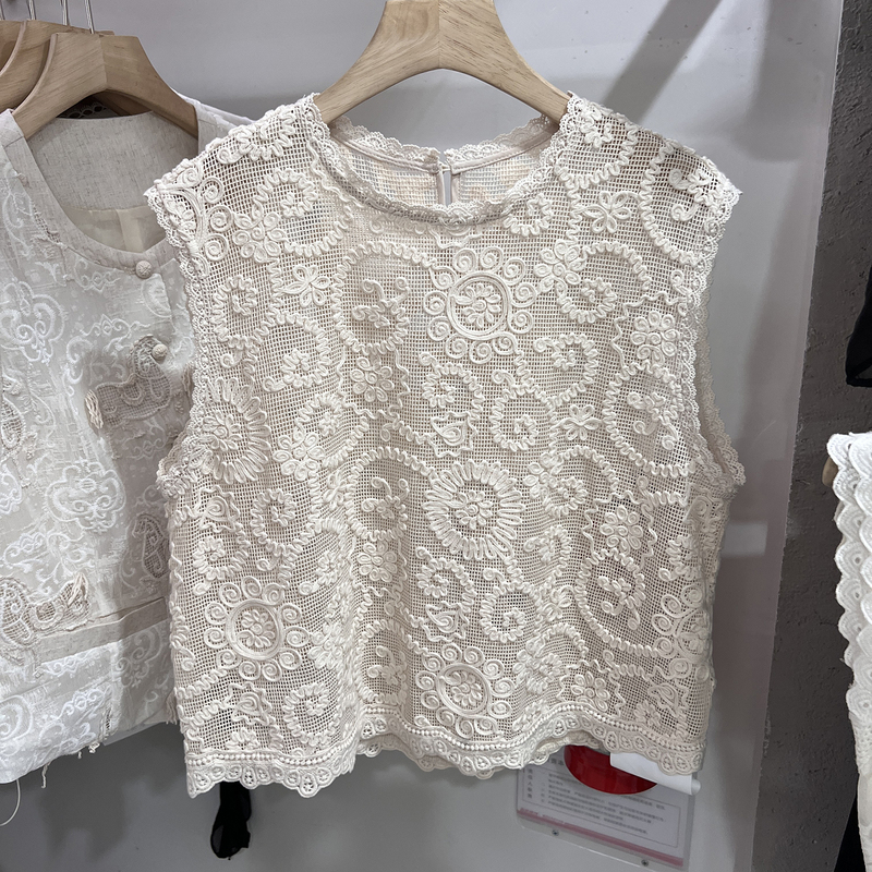 European-Style Lace Crochet Hollow-Out Sleeveless Shirt for Women, Summer 2026 New Model, Slimming Versatile High-End Tank Top