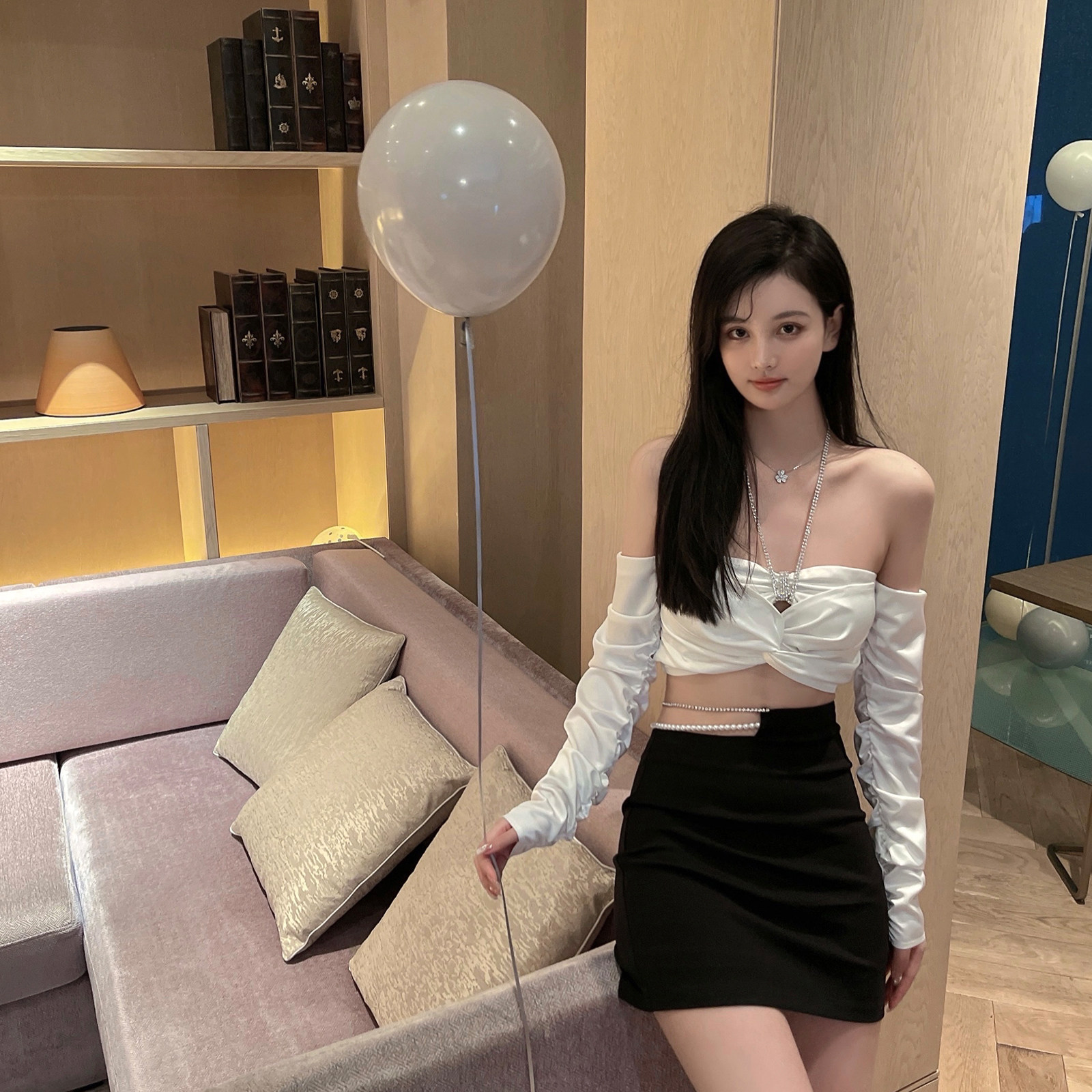 FairyJiang Black Half Body Skirt Woman Summer Advanced Sensation Pearl Water Drill Waist Chain Design Sensation Small Crowdpack Hip Short Skirt