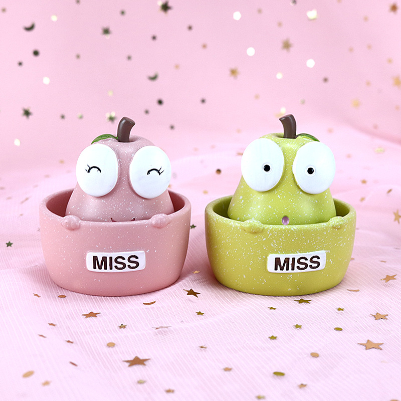 Cute big-eyed pear car desktop decoration doll car pendulum craft gift decoration spring shaking head resin craft