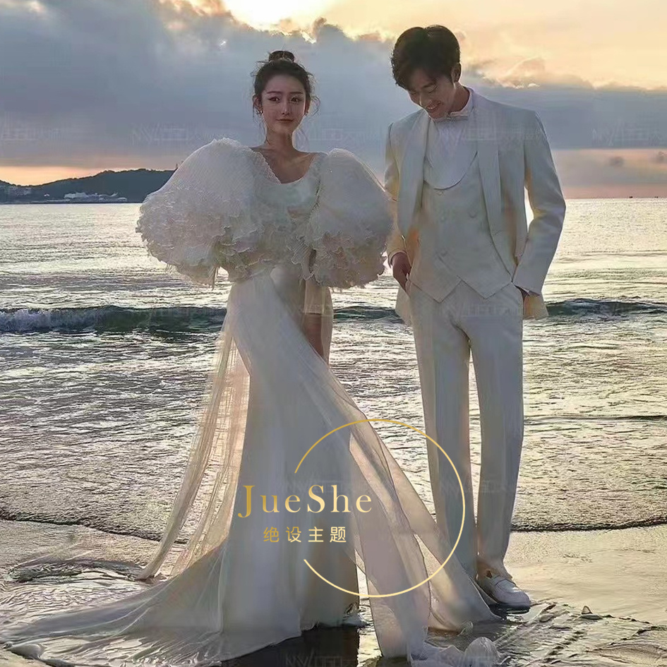 Wedding dress suitable for photo sessions, clothing